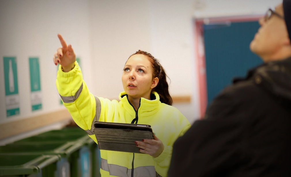 Vi hjälper er att planera utforma och skylta upp ert miljörum