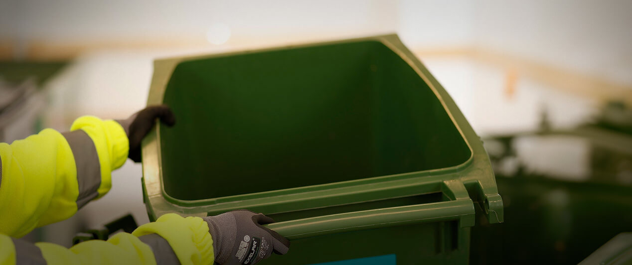 Vi hämtar uttjänta behållare för återvinning